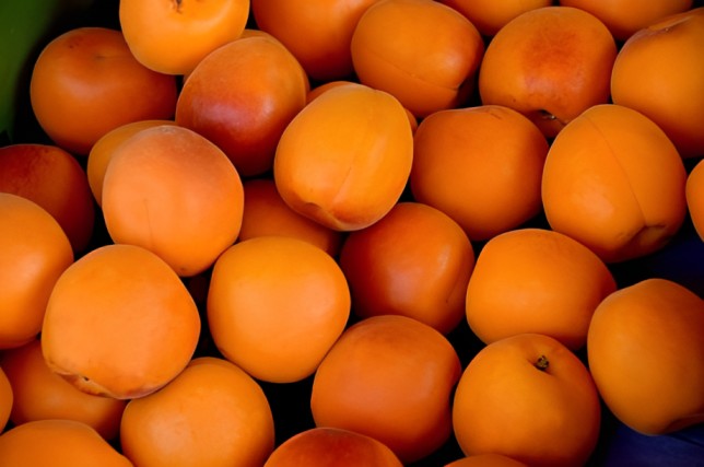 Apricot In Hindi Name